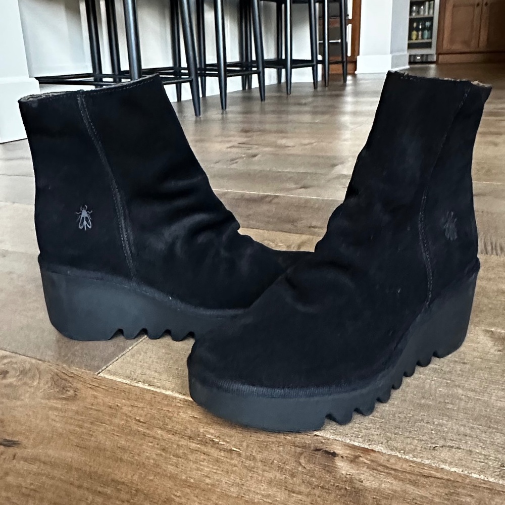 FLY London Baan Boots BAAN538FLY Black Oil Suede Wedge Ankle Boots Womens Sz 37 - Picture 2 of 7